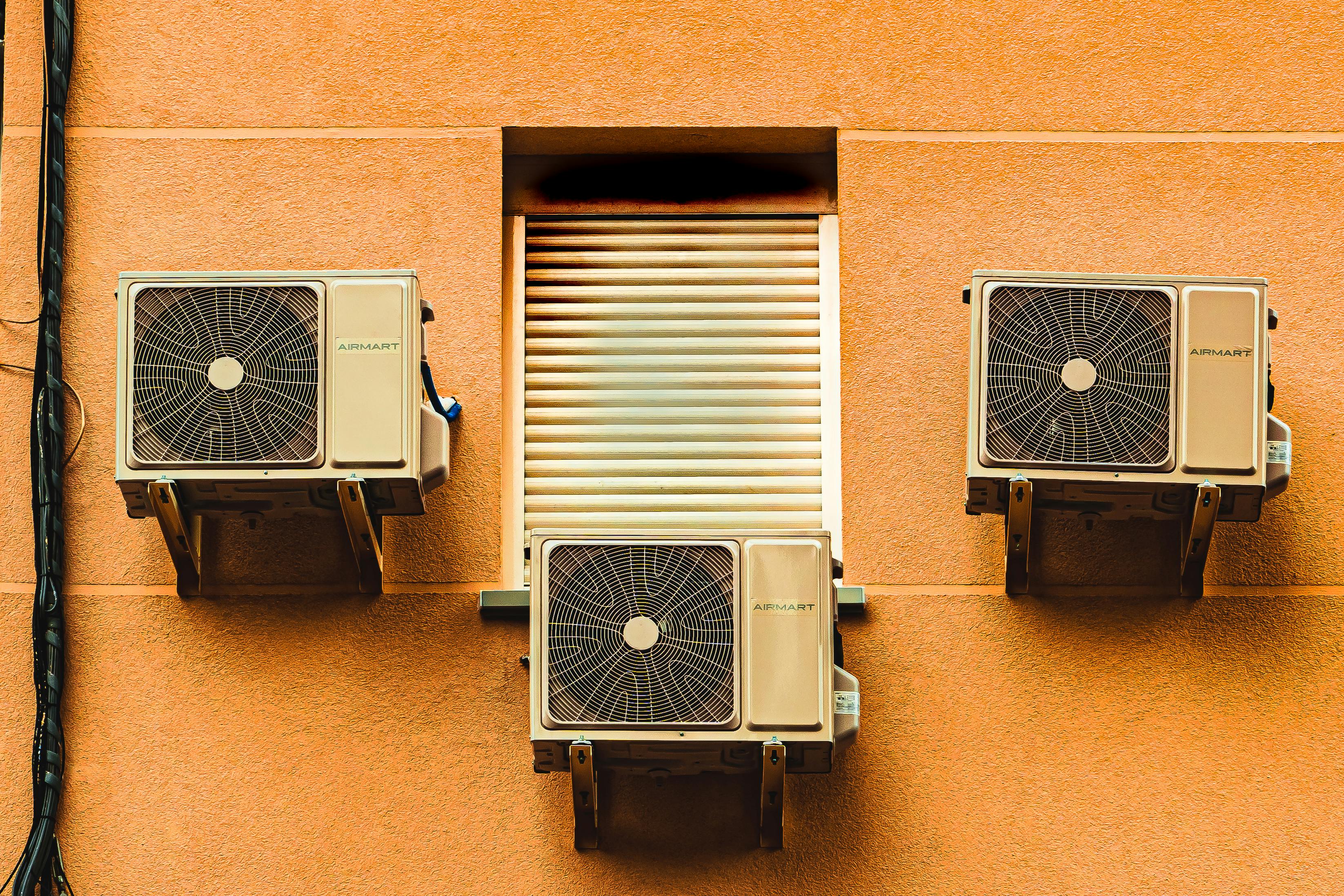 Aircon fitting with practical airflow in mind